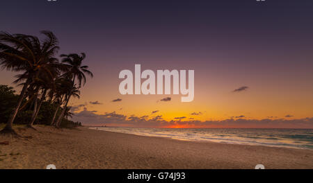 Die speziellen Sonnenuntergang am Strand von Varadero, Kuba Stockfoto