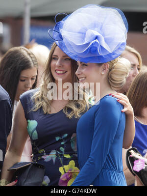 Pferderennen - Stobo Castle Ladies Day - Musselburgh Racecourse. Rennfahrer beim Stobo Castle Ladies Day auf der Musselburgh Racecourse, East Lothian. Stockfoto