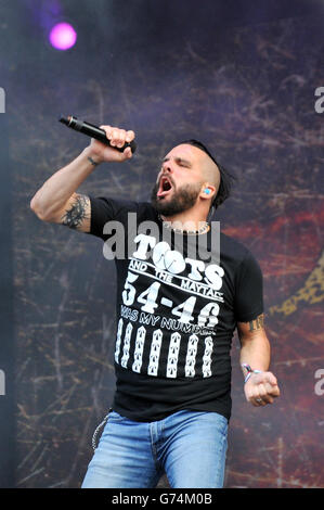 Download Festival 2014 - Tag Zwei - Donington Park. Jesse Leach von Killswitch Engage tritt am zweiten Tag des Download Festivals 2014 im Donington Park auf. Stockfoto