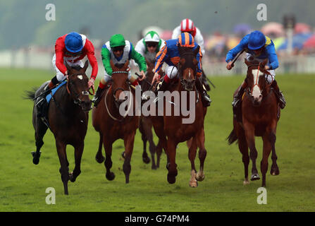 Armband von Joseph O'Brien auf dem Weg zum Sieg in der Ribblesdale Stakes am dritten Tag des Royal Ascot Meeting 2014 in Ascot Racecourse, Berkshire. Stockfoto