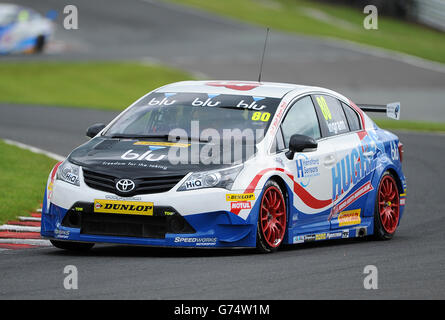 Motorsport - Dunlop MSA British Touring Car Championship - Oulton Park. Tom Ingram von Speedworks Motorsport während des Rennens 2 im Oulton Park in Aktion. Stockfoto