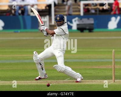 Shikhar Dhawan der Indianer schlägt während des Tages eines der internationalen Warm-up-Matches in Grace Road, Leicester. DRÜCKEN Sie VERBANDSFOTO. Bilddatum: Donnerstag, 26. Juni 2014. Siehe PA Geschichte CRICKET Indien. Bildnachweis sollte lauten: Simon Cooper/PA Wire Stockfoto