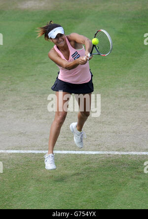 Tennis - AEGON International 2014 - Tag fünf - Devonshire Park. Heather Watson im Kampf gegen Madison Keys während der AEGON International im Devonshire Park, Eastbourne. Stockfoto