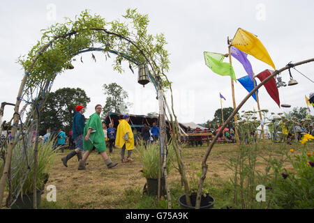 Die Green Fields Area beim Glastonbury Festival auf der Worthy Farm in Somerset. DRÜCKEN SIE VERBANDSFOTO. Bilddatum: Donnerstag, 26. Juni 2014. Bildnachweis sollte lauten: Matt Crossick/PA Wire Stockfoto