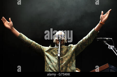 Wireless Festival - Birmingham. Labrinth tritt am ersten Tag des Wireless Festivals im Perry Park, Birmingham, auf der Bühne auf. Stockfoto