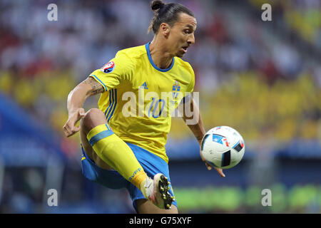 Zlatan Ibrahimovic von Schweden in Aktion während der UEFA EURO 2016 Spiel gegen Belgien im Allianz Riviera Stade de Nice Stockfoto