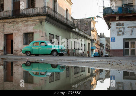 Eine klassische Straßenszene in Havanna, Kuba Stockfoto