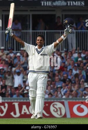 England – Indien – Rahul Dravid. Der indische Rahul Dravid feiert am 3. Tag des 4. Npower-Testmatches zwischen England und Indien beim Oval einen 100-Punkte-Runs. Stockfoto