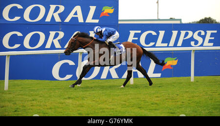 Pferderennen Sie - Coral-Eclipse Raceday - Sandown Park Stockfoto