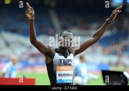 David Rudisha feiert am zweiten Tag des IAAF Glasgow Diamond League Meetings im Hampden Park, Glasgow, nach dem Sieg über die 800 m der Männer. Stockfoto