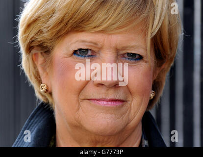 The RT Hon Lady Justice Hallett DBE Vice President of the Court of Appeal (Criminal Division) an den Royal Courts of Justice im Zentrum von London. Stockfoto