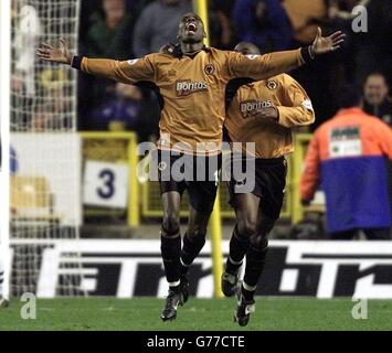 George Ndah feiert das dritte und siegreiche Tor von Wolves gegen Newcastle während ihres 3-2-Sieges im Spiel des FA Cup 3rd Round in Molineux, Wolverhampton. Stockfoto