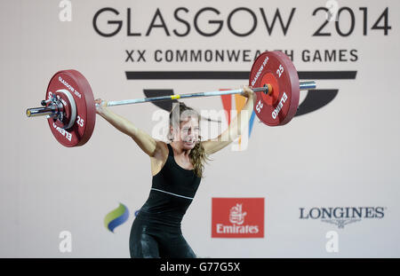 Sport - Commonwealth Games 2014 - Tag Drei. Die kanadische Marie-Julie Malboeuf hebt sich in der Kategorie 58 kg Gewichtheben für Frauen an Stockfoto