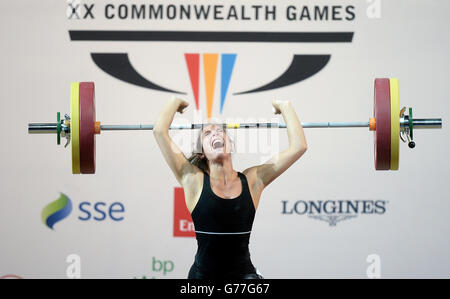 Marie-Julie Malboeuf in Kanada hebt in der Kategorie 58 kg Gewichtheben für Frauen Stockfoto