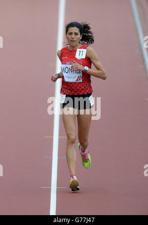 Gibraltar's Emma Montiel im Women's 10.000 m Final im Hampden Park, während der Commonwealth Games 2014 in Glasgow. Stockfoto