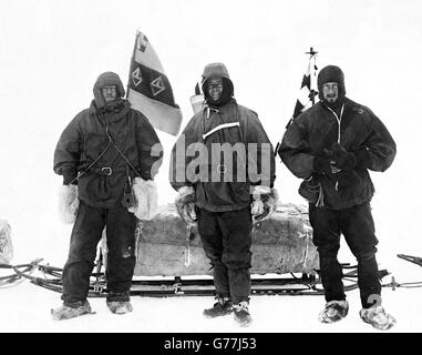 Ernest Shackleton, Kapitän Robert Falcon Scott und Dr. Edward Wilson über die British National Antarctic Expedition 1901-1904 (Discovery Expedition), aufgenommen am 2nd. November 1902. Die Expedition war die erste offizielle britische Erkundung der antarktischen Regionen seit James Clark Ross's Reisen im Jahr 1839-1843 Stockfoto