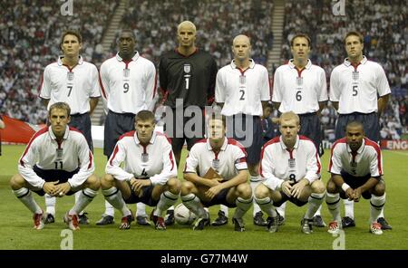 Das englische Team startet vor dem Freundschaftsspiel gegen Serbien und Montenegro im Walkers Stadium von Leicester City. (Back Row, L bis R) Frank Lampard, Emile Heskey, David James, Danny Mills, Gareth Southgate, Matthew Upson. (Front Row, L bis R) Phil Neville, Steven Gerrard, Michael Owen, Paul Scholes, Ashley Cole. Stockfoto