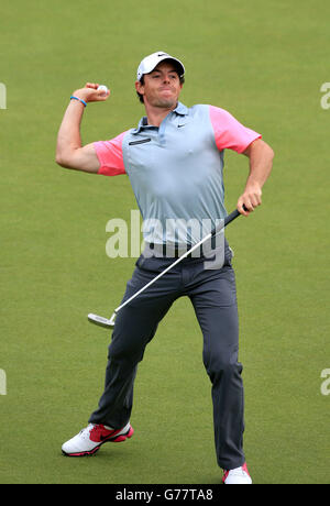 Der nordirische Rory McIlroy feiert den Gewinn der Open Championship 2014 im Royal Liverpool Golf Club, Hoylake. Stockfoto