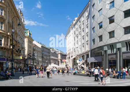 Menschen zu Fuß einkaufen Straße Graben in der Altstadt von Wien, Österreich Stockfoto