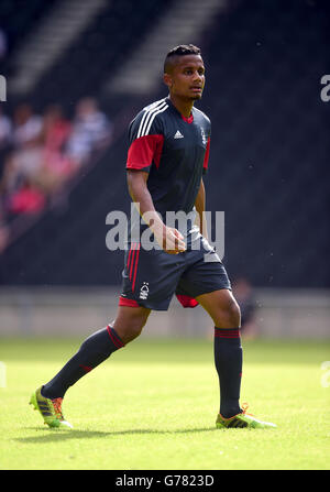 Fußball - vor der Saison freundlich - MK Dons / Nottingham Forest - Stadion MK. Michael Mancienne aus Nottingham Forest Stockfoto