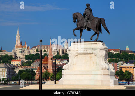 Ungarn Budapest Graf Gyula Andrássy Statue Burgviertel skyline Stockfoto