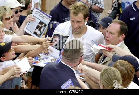 Rusedski V Nieminen - The Samsung Open Stockfoto