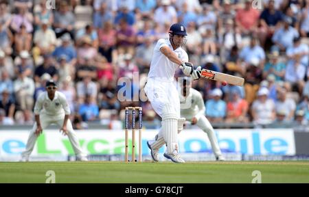 England Kapitän Alastair Cook Fledermäuse während des Tages eines der dritten Investec Test Spiel im Ageas Bowl, Southampton. Stockfoto