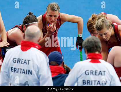 Der Brite Alex Danson während der Pool match zwischen Großbritannien und Australien am Tag fünf von der FIH Womens Champions Trophy bei Queen Elizabeth Olympic Park, London. Stockfoto