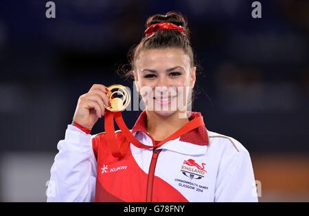 Die Engländerin Claudia Fragapane erhielt während der Commonwealth Games 2014 in Glasgow die Goldmedaille für das Women's Floor Final beim SSE Hydro. Stockfoto