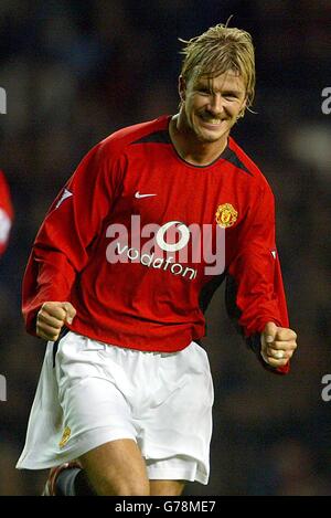 Der Manchester United-Spieler David Beckham feiert das Spiel nach dem Treffer gegen Birmingham City während des FA Barclaycard Premiership-Spiels auf dem Old Trafford Ground von Manchester Utd. Stockfoto