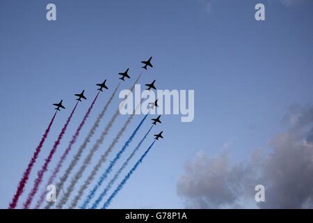 Die Red Arrows passieren die Eröffnungszeremonie der Commonwealth Games 2014 im Celtic Park, Glasgow. Stockfoto