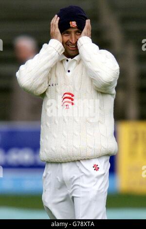 England Test Kapitän und Essex Spieler Nasser Hussain während des zweiten Tages des Division One Frizzell Conuty Championship Match in Grace Road Leicester. Stockfoto