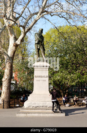 Bronze-Skulptur von Giuseppe Garibaldi im Washington Square Park, Greenwich Village, New York, USA Stockfoto