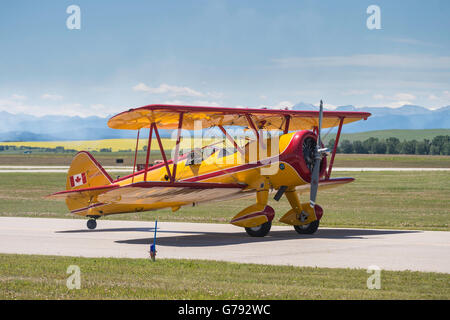 Boeing A75N1(PT17) 1941 Doppeldecker, Wings over Springbank, Springbank Airshow, Alberta, Kanada Stockfoto