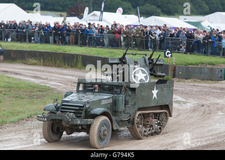 Bovington, Dorset, UK. 25. Juni 2016. Tankfest militärische zeigen. Amerikanischer Halftrack M16 mehrere Gun Motor Carriage in der Hauptarena. Bildnachweis: Colin C. Hill/Alamy Live-Nachrichten Stockfoto