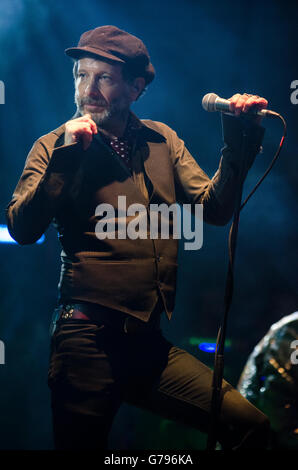 Glastonbury, Somerset, UK. 25. Juni 2016. Mercury Rev führen live auf der Bühne Park bei Glastonbury Music Festival, England, UK. Bildnachweis: Francesca Moore/Alamy Live-Nachrichten Stockfoto