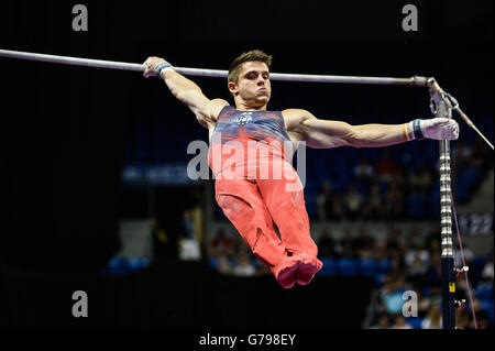 St. Louis, Missouri, USA. 25. Juni 2016. CHRIS BROOKS konkurriert am Reck in der letzten Nacht des Wettbewerbs während der 2016 uns Männer Gymnastik Olympic Team Trials in Chaifetz Arena, St. Louis, Missouri statt. Bildnachweis: Amy Sanderson/ZUMA Draht/Alamy Live-Nachrichten Stockfoto