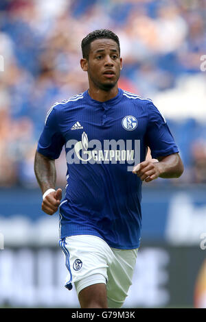 Fußball - 2014 Schalke 04 Cup - Schalke 04 V Newcastle United - Veltins-Arena. Dennis Aogo, Schalke Stockfoto