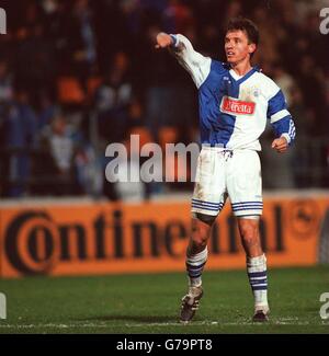 UEFA Champions League Soccer - Grasshopper Zürich / AJ Auxerre. Mats Gren, Grasshopper, Continental Board Stockfoto