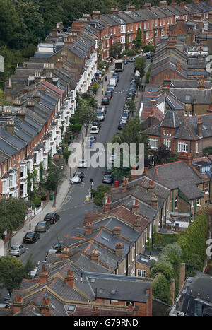 Londoner Immobilienbestand. Ein allgemeiner Blick auf die Häuser in Highgate, im Norden Londons. Stockfoto