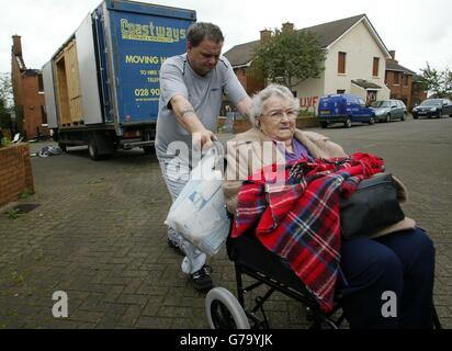 Betsy McClenaghan fährt nach Hause Stockfoto