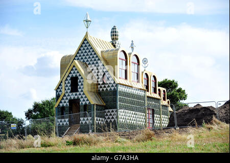 Grayson's tolles Design. Ein Blick auf 'Home for Essex', ein neues Kunstprojekt des Künstlers Grayson Perry, das in Wrabness, Essex, im Bau ist. Stockfoto