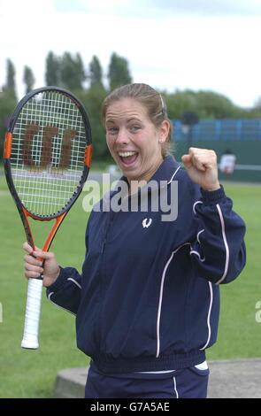 Das Tennis-Starlet Katie O'Brian hat das Finale der National U18 Tennis Championships im Nottingham Tennis Center erreicht und zwei A-Level bestanden. Stockfoto