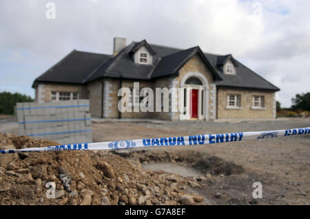 Gardai-Band am Ort einer tödlichen Schießerei in der Gegend von Boherboy in Saggart, West Dublin. Stockfoto