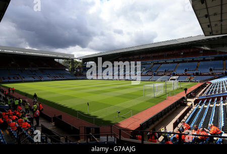 Fußball - Barclays Premier League - Aston Villa gegen Newcastle United - Villa Park. Gesamtansicht von Villa Park vor dem Spiel der Barclays Premier League in Villa Park, Birmingham. Stockfoto