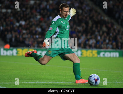 Fußball - Capital One Cup - zweite Runde - Milton Keynes Dons gegen Manchester United - Stadion:mk. Milton Keynes Dons' Torwart David Martin Stockfoto