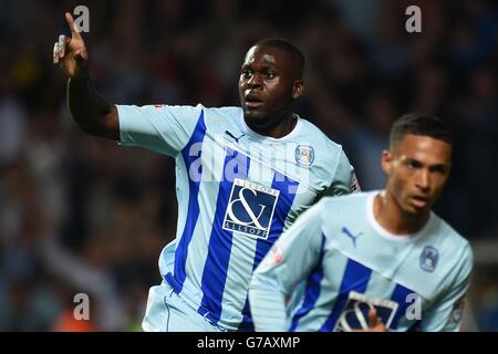 Frank Nouble von Coventry City feiert das Tor beim ersten Spiel der Sky Bet League One in der Ricoh Arena in Coventry. Stockfoto