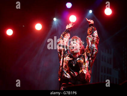 Keisza tritt am ersten Tag des V Festivals auf der Arena Stage im Hylands Park in Chelmsford, Essex, auf. Stockfoto