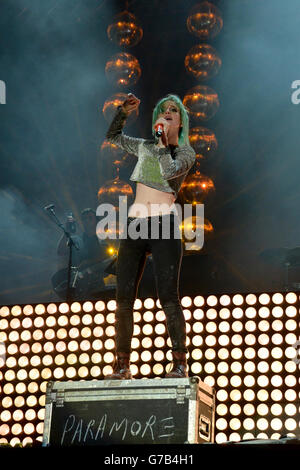 Zuvor unveröffentlichtes Foto vom 23/08/14 von Hayley Williams von Paramore, das während des zweiten Tages des Leeds Festivals im Bramham Park, Leeds auftrat. Stockfoto