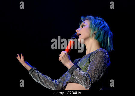 Zuvor unveröffentlichtes Foto vom 23/08/14 von Hayley Williams von Paramore, das während des zweiten Tages des Leeds Festivals im Bramham Park, Leeds auftrat. Stockfoto